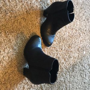 Simply Vera Wang Platform Boots
